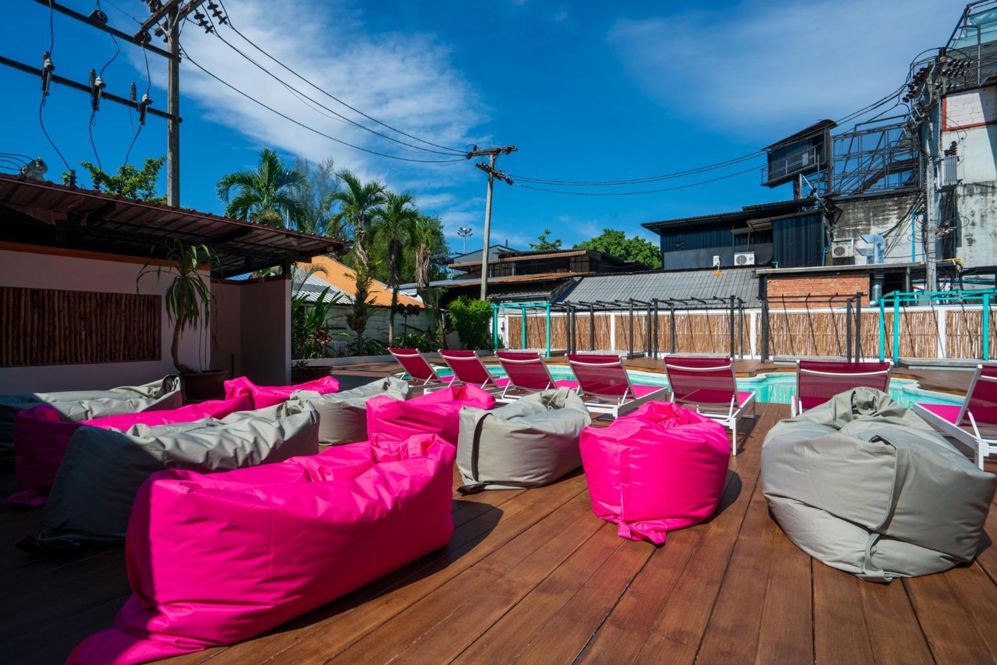 Base Party Hostel Ao Nang Buitenkant foto