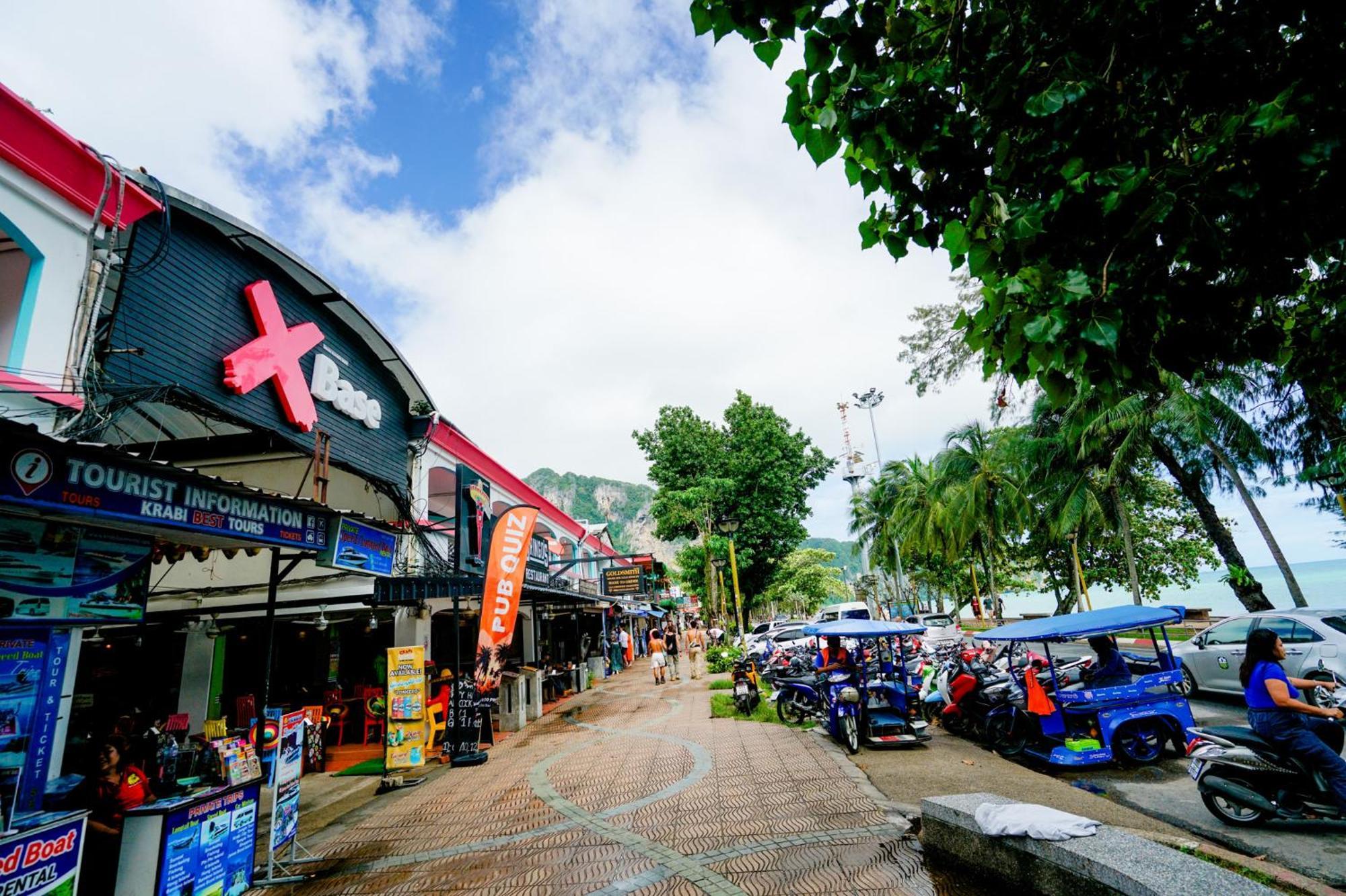 Base Party Hostel Ao Nang Buitenkant foto